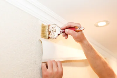Pose de papier peint à Sirod — revêtements muraux et toiles de verre